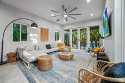 Close to beach - Casa De Bananas - 4bd/3ba- Pool