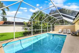 Spacious 4BR/3BA Naples Home with Private Pool & Lanai – 5–10 Min to Beaches