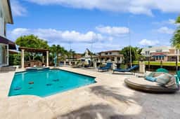 FTL lux Mansion - Pool - Close to beach.