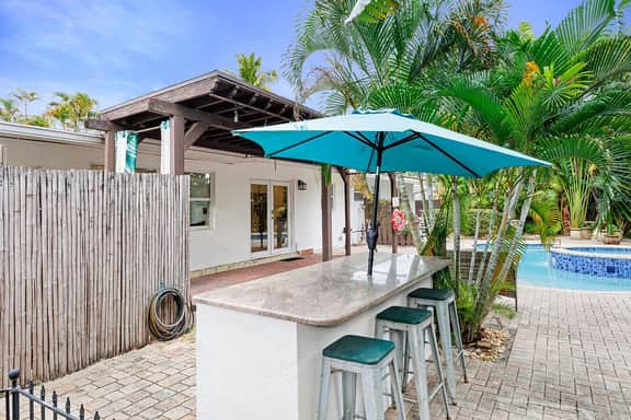 10min to Lauderdale Beach Wilton Manor - 3/2 +pool