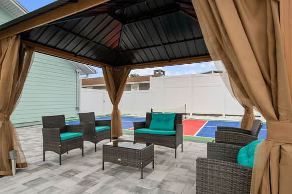 Close To Beach,  Private Pickleball & Pool