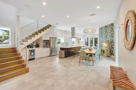 Close to beach - Casa De Bananas - 4bd/3ba- Pool