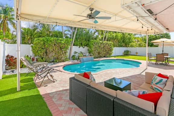 FTL dream home - pool - Game room