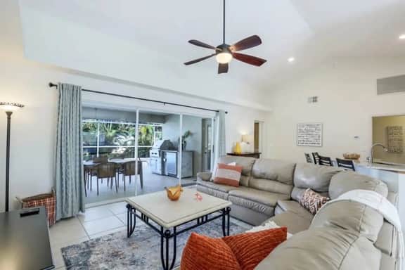 Spacious 4BR/3BA Naples Home with Private Pool & Lanai – 5–10 Min to Beaches