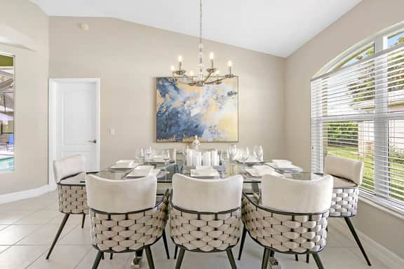 Naples Escape w/ pool 4br