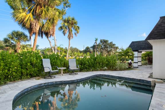 Private Pickleball & Pool Oasis