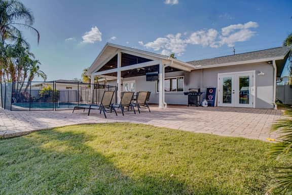 Direct Bay Access - close to the Beach & the Stadium Stadium| Pool| 3BR