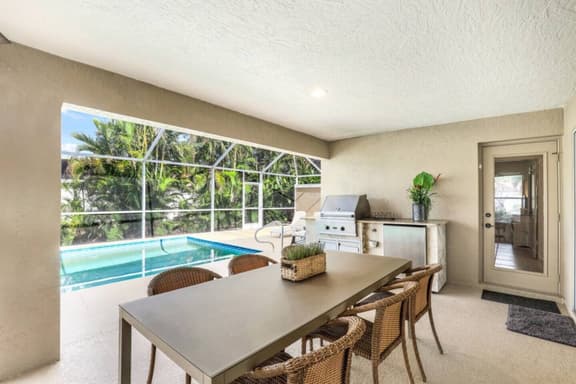Spacious 4BR/3BA Naples Home with Private Pool & Lanai – 5–10 Min to Beaches